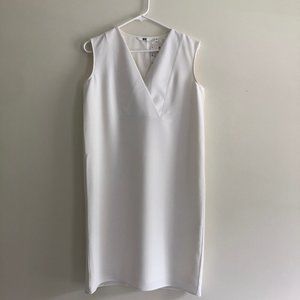 Uniqlo white dress / Complimentary with a purchase